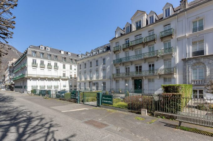 19.magnifique-residence-d-grand-hotel-allee-d-etigny-le-perchoir-d-etigny-min