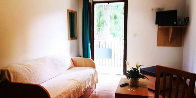 23c41ff7-cff8-4948-9465-a0ba12f8de15