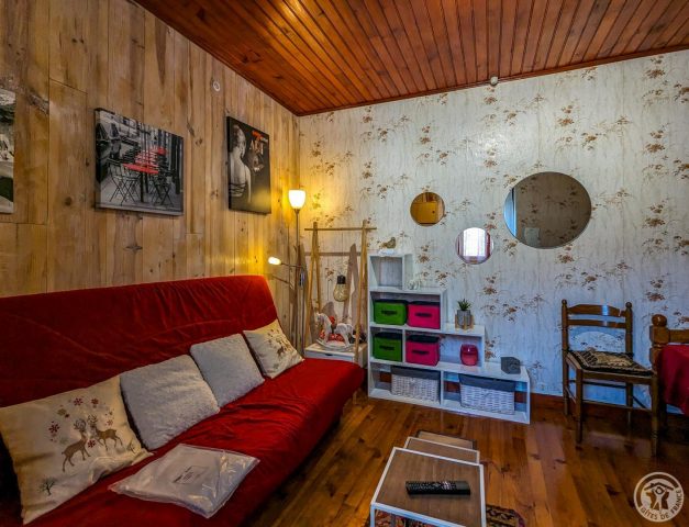 31G100024-01c09a5b201e43aab0f342142f6f6808