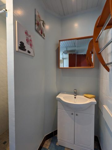 31G100024-530d8e920e884559a5daa8e49b670722