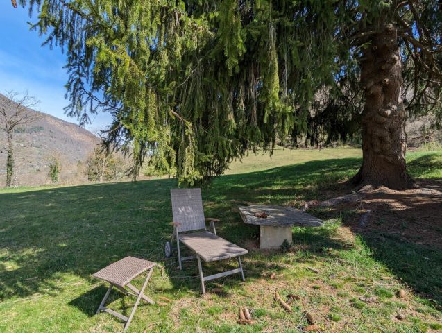 31G100024-c1eeca31dda048f0a57e1b8fe204bef0