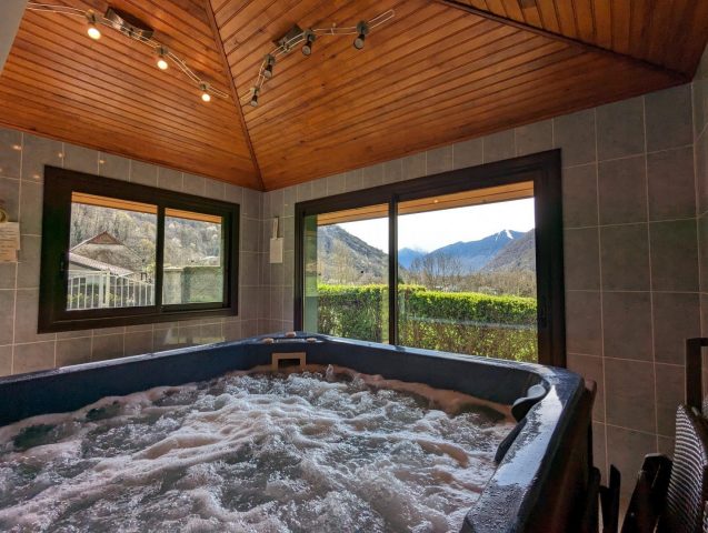 31G100024-c2561194f6b444af96b7d5d5897c25d0