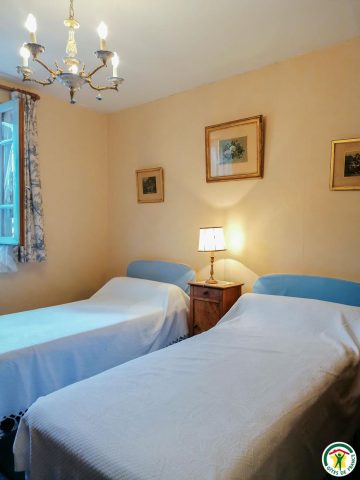 31G100084-f46bd49af2ce4d41a9b8642f1fcc5bdf