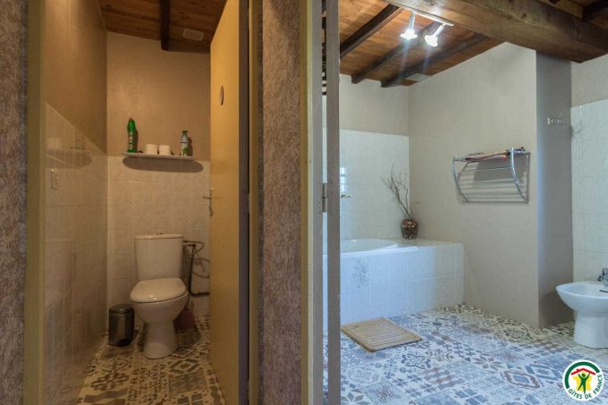 31G100135-0d163eb8bca7407a942da777b6079416