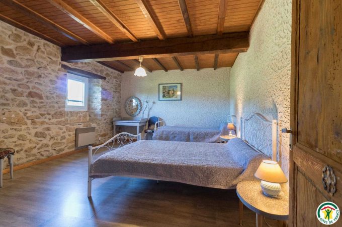 31G100135-230a0b324450472891e46ae3ed6c949b