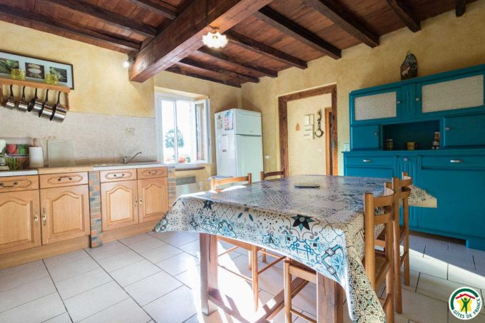 31G100135-8b183966ac9e48a69ceca661bbdcb99d