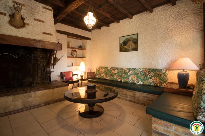 31G100135-a7c4aff5ba2a4e5da8298f5cc2e3db0a