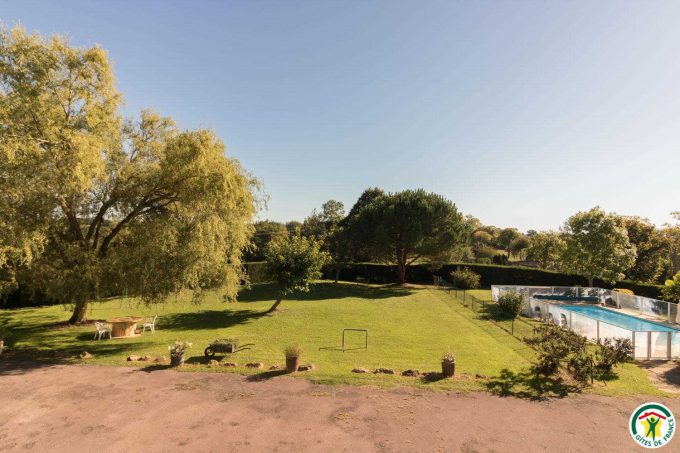 31G100135-b1cb4c08d3ce4655b7bcc82e0236b1c0