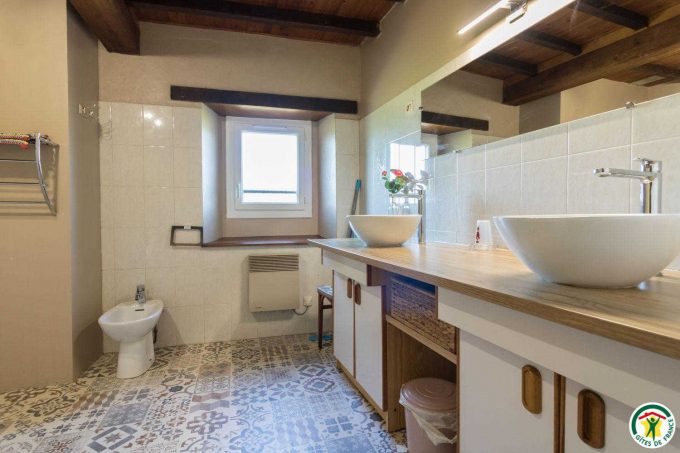 31G100135-b694d088f7514dddaa4513adc20eb9a9