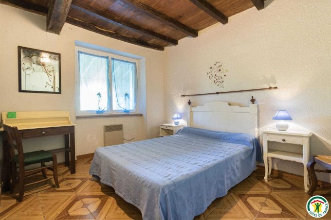 31G100135-d5c6d4c1e12a45aba14d6c0b8bc1f17f