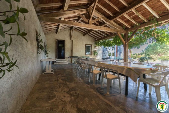 31G100135-eb5acb519cf4460e972f9e4b2368f7dd