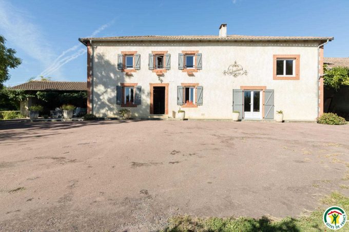 31G100135-f8de2a1bbb5544ffbae33f35725a5416