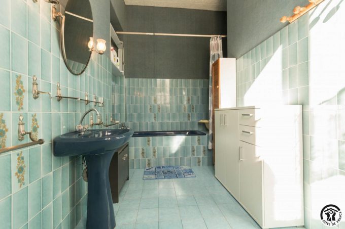 31G100211-10f143ae6d554f9d86eebbdd170b6cd3