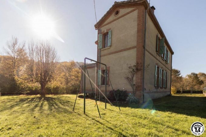 31G100211-5cdf6f732d5d4ccabaf9f5aadcf31040