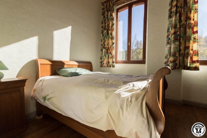 31G100211-893d02d6447643128def43b6051b2e62