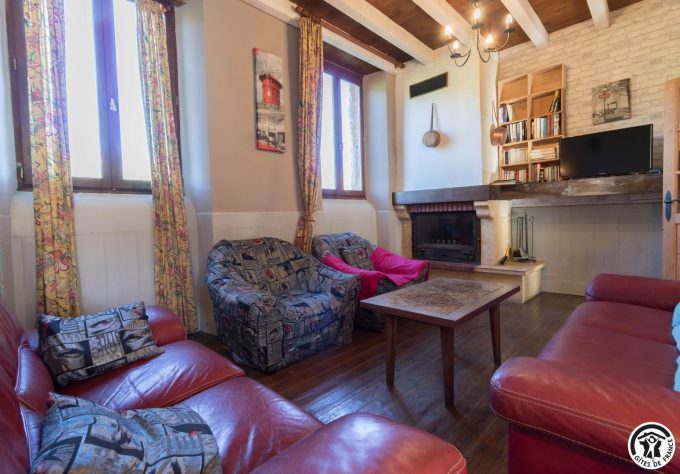 31G100211-d60a20e3aeac4fcb8fb6fe2526201467