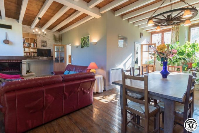 31G100211-e5edbc34142e46409f05116ca5149464