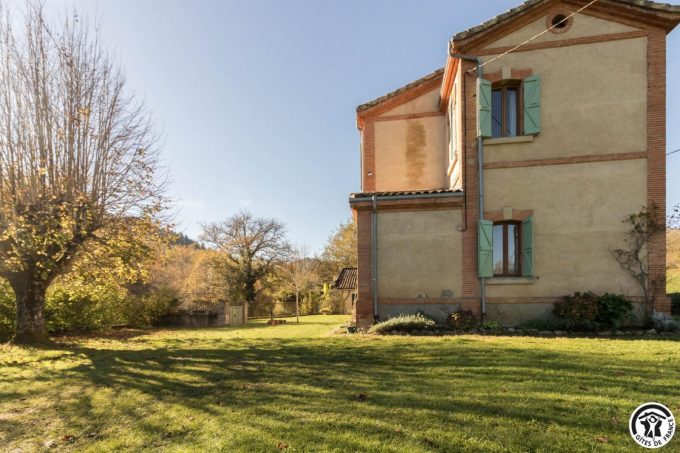 31G100211-fb63c28c5f7d48d1be7381da10b430f6