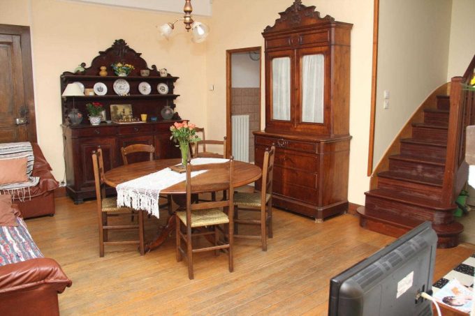 31G100242-a00c814e2045423a9c2bb7494b3d09ab