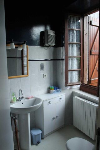 31G100242-beeab9d22c0d49f5b0b116f868eeabec