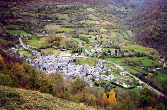 31G100245-0d016caea18f44c3904ec09a615430c8