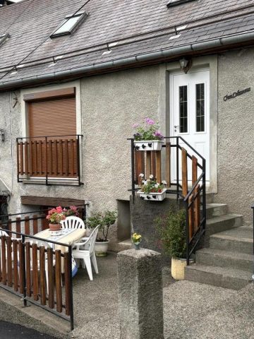 31G100245-68204dd579b643dab2794d0f6eecd2fa