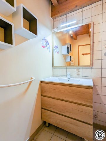 31G100245-6bacd8213ed1497c8ec0243dc3f5827a