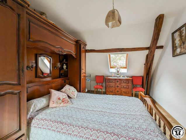 31G100245-73b30f677397490ca397bb4f66edcf3d