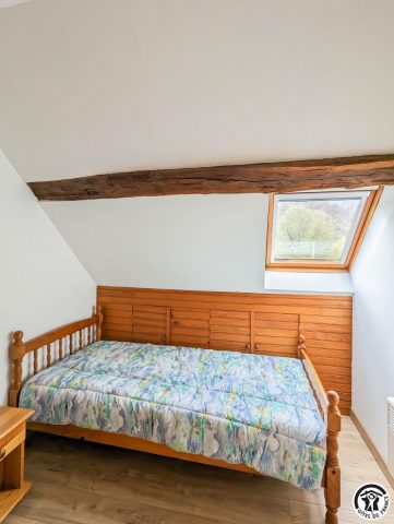 31G100245-c139f74789f04229879d7b7ef92bf563