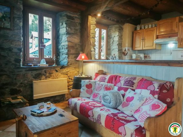 31G100247-018ea9d8562849f78a767ad1ae552bf5