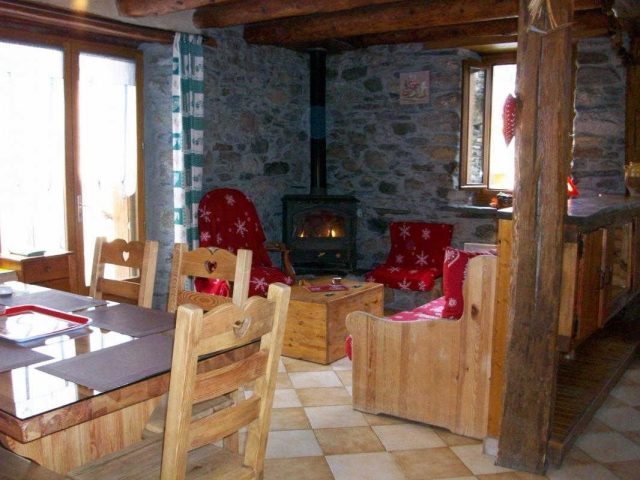 31G100247-325c8e462f5244fd99cfb1c1317d2ab9