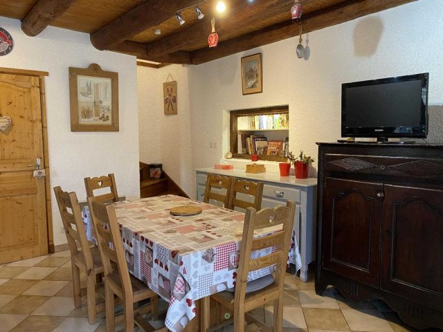 31G100247-556eace21c2a4c20a3e1fcd35ec8413a