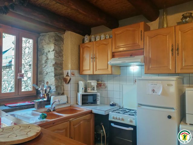 31G100247-6f5b07dd6c5845f5b13acd43049f064f