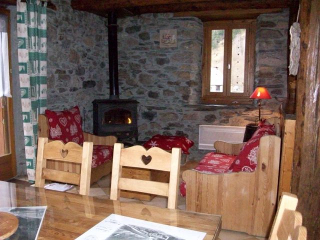 31G100247-a37735d72bca487bbbfb4c60d64b40b9