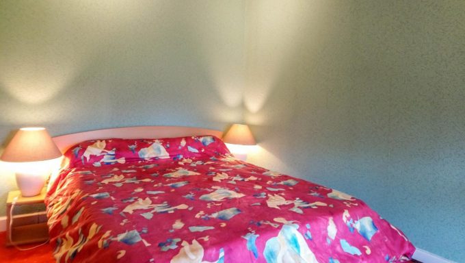 31G100248-3f3df849a0fd4900af3d3d43e984c423