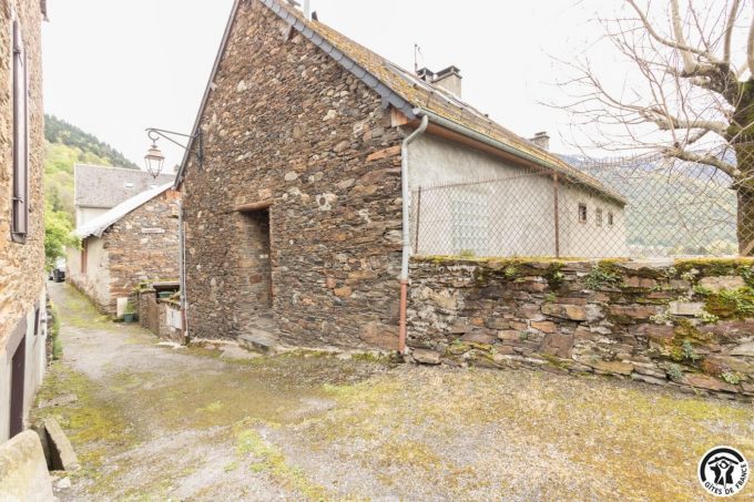 31G100251-e7ed0f4c843a46bf8967f5528fa41889