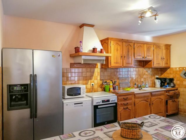 31G100253-0dbc5b1800244fe29d48f3f5b6b9234f