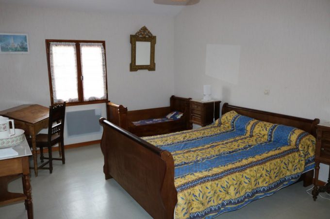 31G100253-490d281f08a2422a84fb38bc1f7a7356