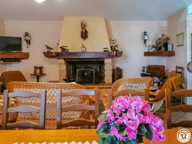 31G100253-6e8187639abd44398baff353cc3df24d