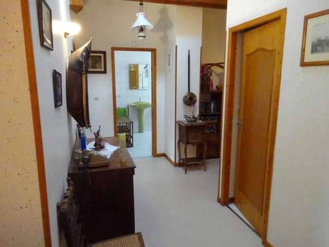 31G100253-7b358cfb85b74df8a1e1abce1c284757