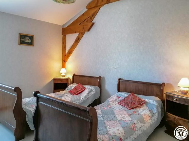 31G100253-9889f85416754b5fbfdeda060e056d5b