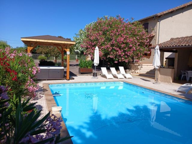 31G100253-c6699747477a486eb423a0f3343e2477