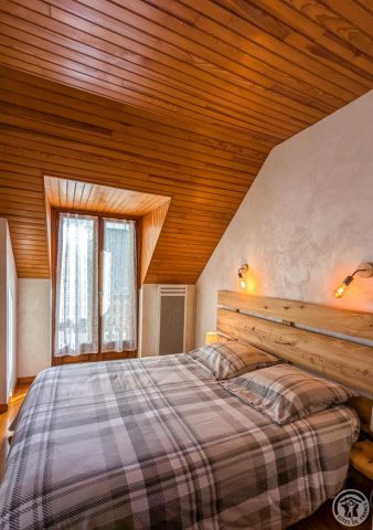 31G100254-81db22fa61d4479da1087dad27ef7b27