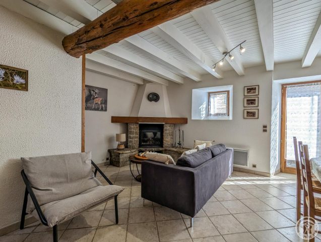 31G100254-8830e25ae3e146a397ba0fea9b9ec265