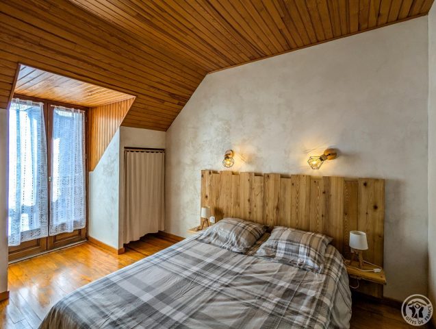 31G100254-95dd942c0a304bc987b7c6d1354c7fb9