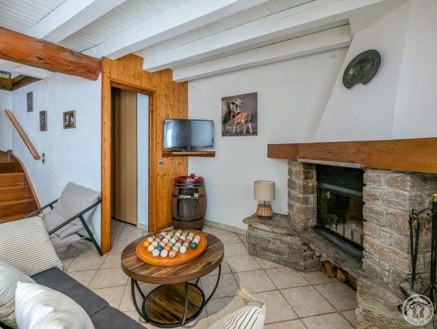 31G100254-9f898a91a6544757b09ac9dcb7ba0489