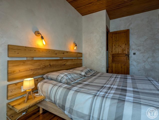 31G100254-b2a8887e8fe94f35a5b290c44f7da297