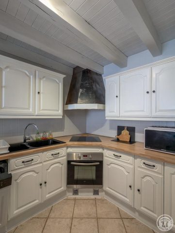 31G100254-d6fe0bf6f54048dda7772965964fb12c