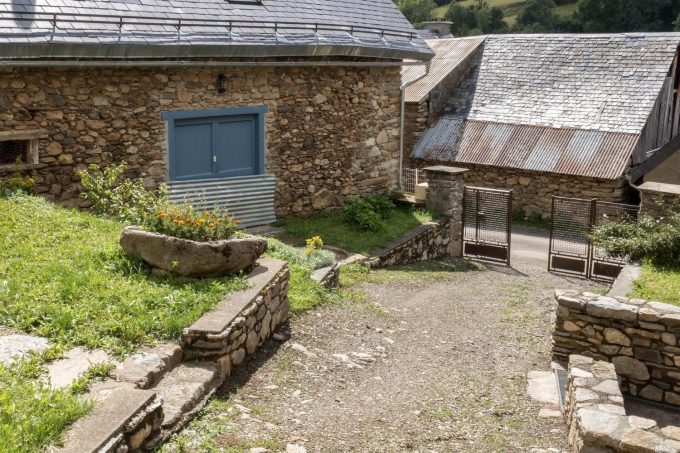 31G100254-f2e1ccb7a3a749f7b142c1be7bdd7afd