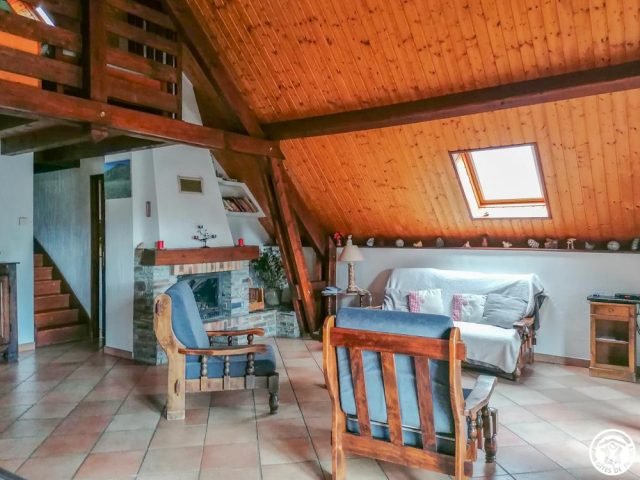 31G100264-d4bd45af17684678ae696ad585eaf7d8